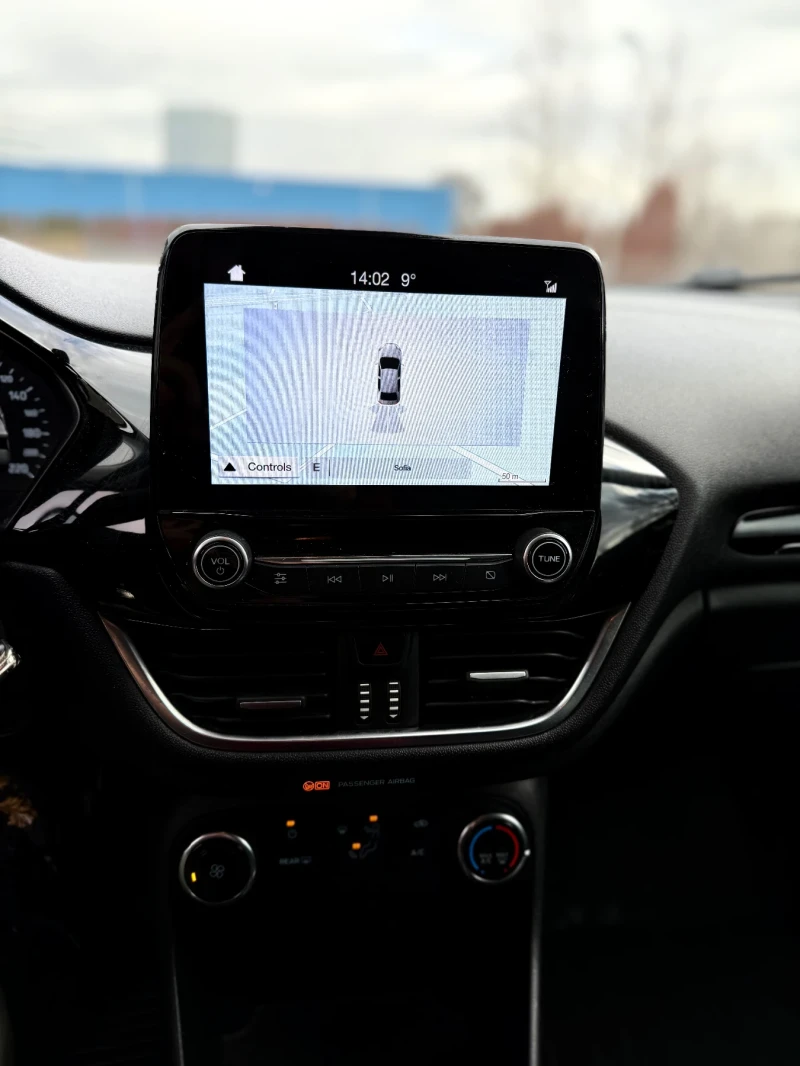 Ford Fiesta 1.1/86кс/105хил км/Ръчка/Нави/Парктроник/Тъч, снимка 12 - Автомобили и джипове - 53097832