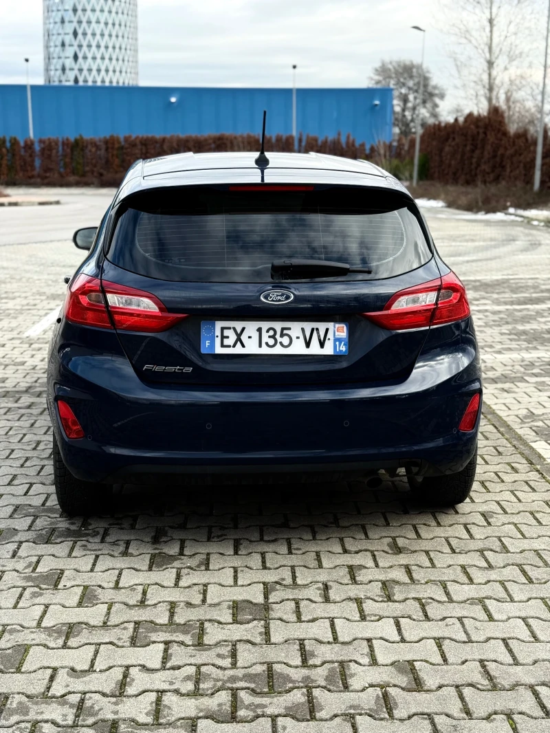 Ford Fiesta 1.1/86кс/105хил км/Ръчка/Нави/Парктроник/Тъч, снимка 7 - Автомобили и джипове - 53097832