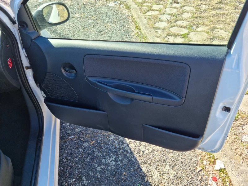 Citroen C2 1.4 HDI, снимка 11 - Автомобили и джипове - 53506627