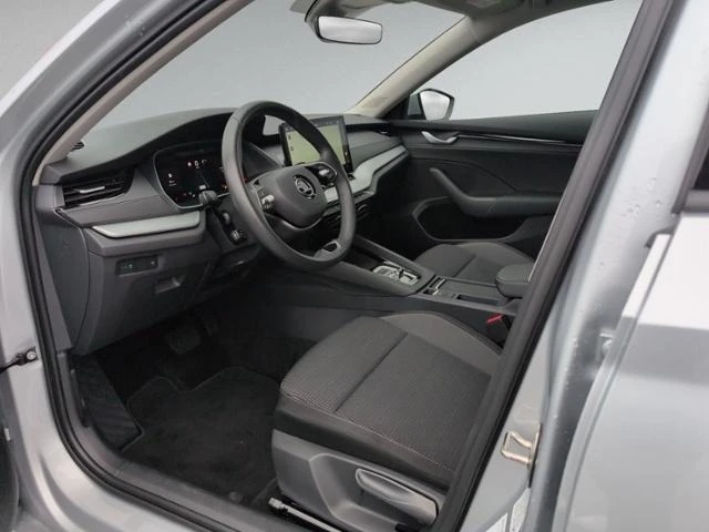 Skoda Octavia 2.0TDI* DSG* LED* CAM* DISTR* , снимка 5 - Автомобили и джипове - 53378112