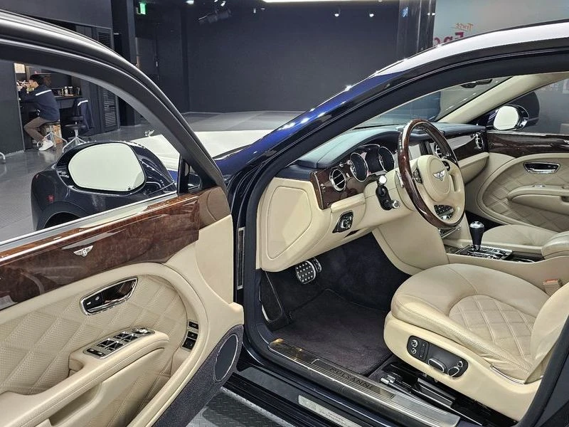 Bentley Mulsanne ОБДУХВАНЕ* ЕЛ. БАГАЖНИК* МАСАЖ* ЛЮК* КРАЙНА ЦЕНА, снимка 9 - Автомобили и джипове - 55727809