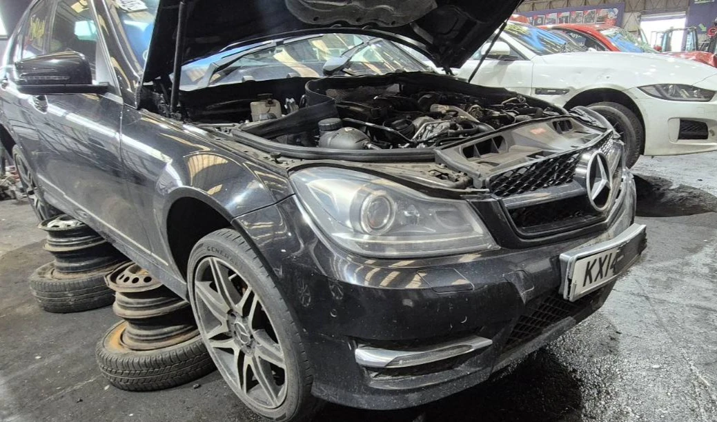 Mercedes-Benz C 220 2.2.30дчасти