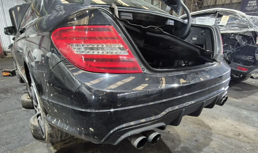 Mercedes-Benz C 220 2.2.30дчасти, снимка 3 - Автомобили и джипове - 11541289