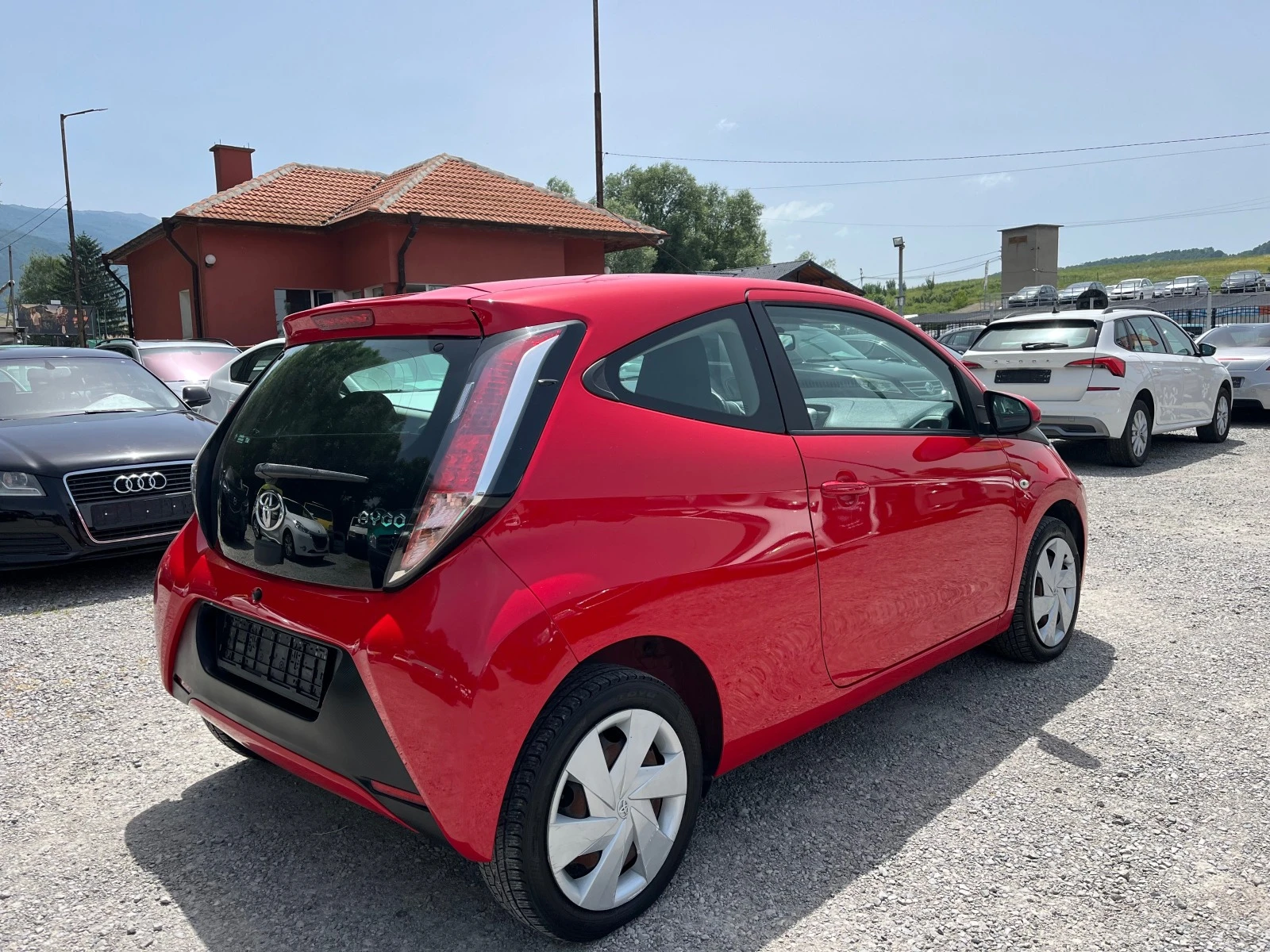 Toyota Aygo 1.0I EURO 6B  95x km - изображение 4