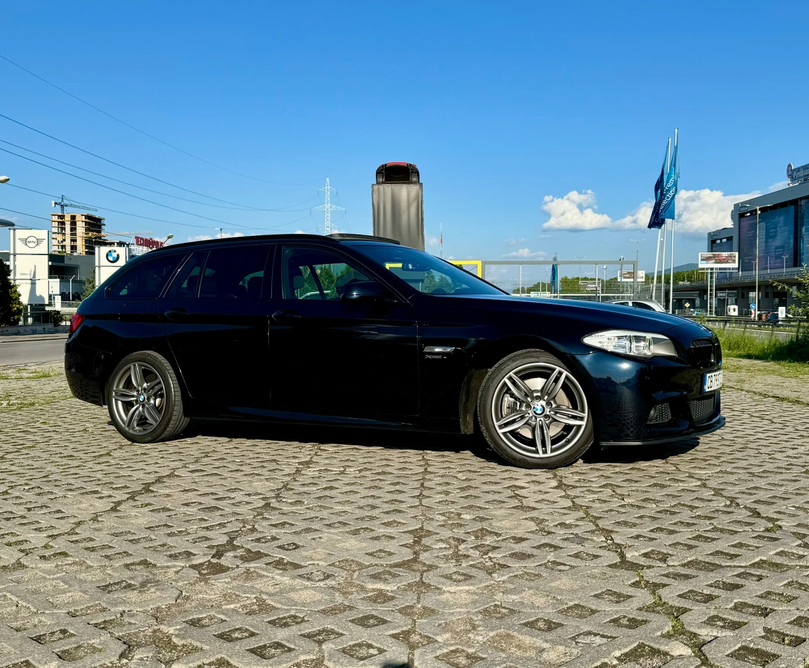 BMW 525 525D Xdrive F11 - изображение 2