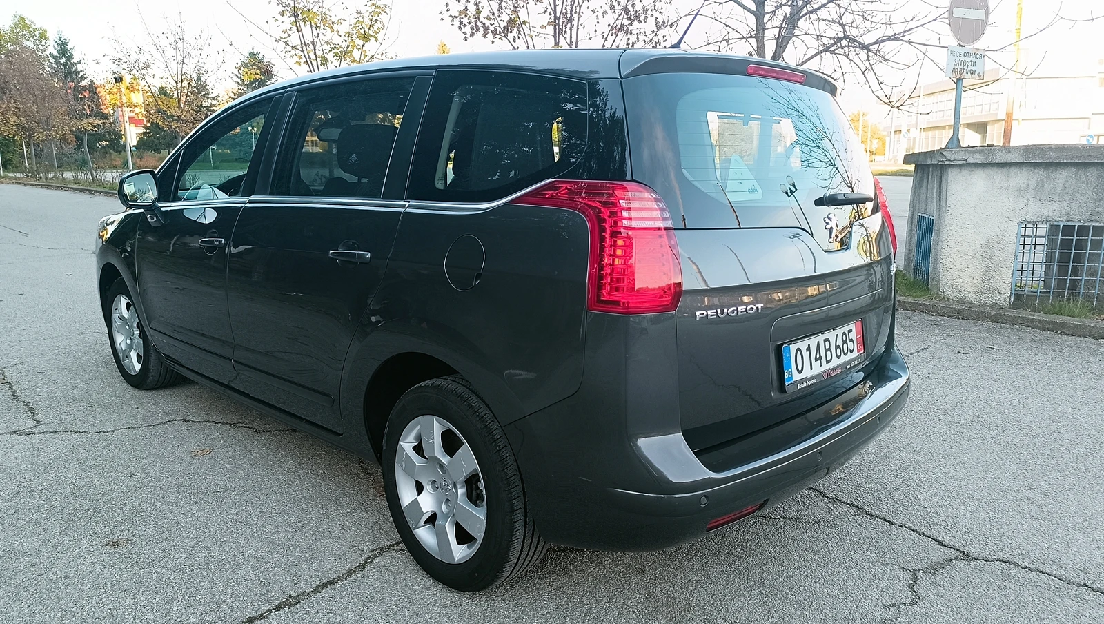 Peugeot 5008 1.6HDi 7 места - изображение 3