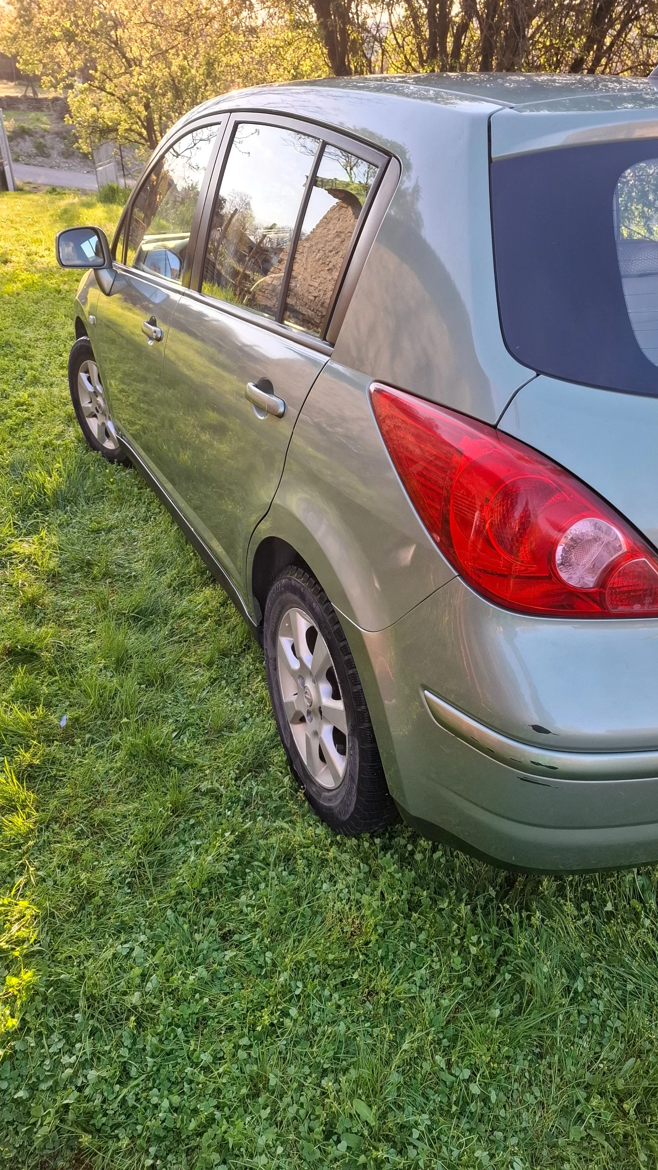 Nissan Tiida 1, 5 dCi, снимка 9 - Автомобили и джипове - 54269213