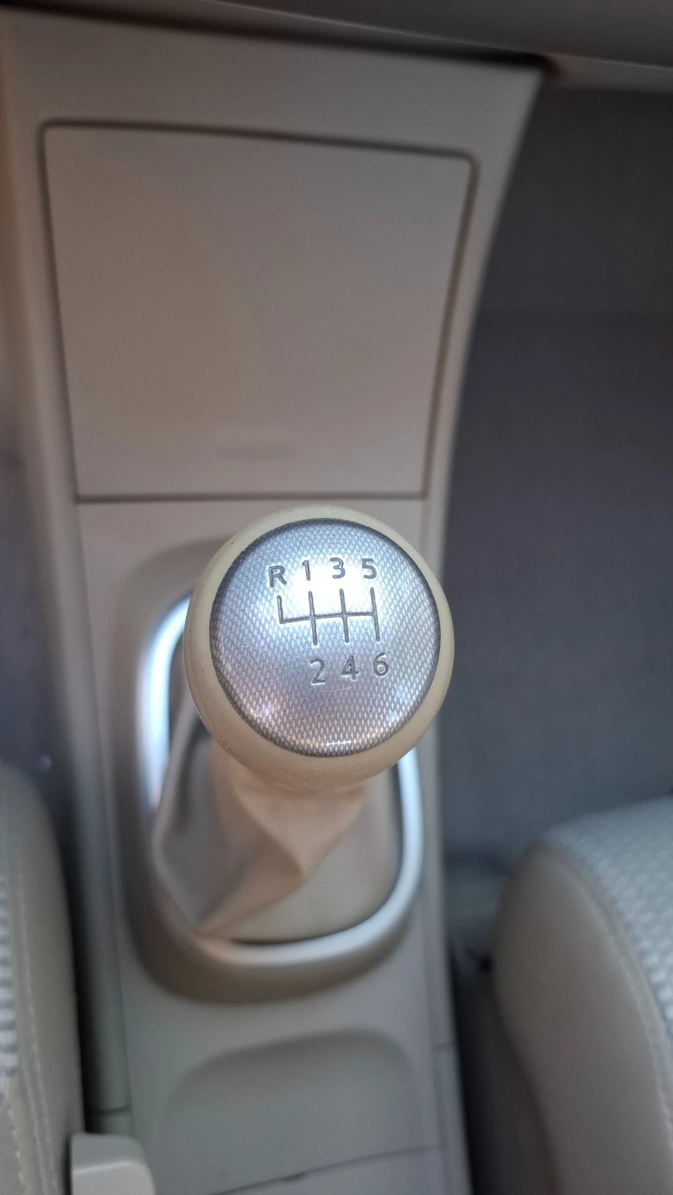 Nissan Tiida 1, 5 dCi, снимка 16 - Автомобили и джипове - 54269213