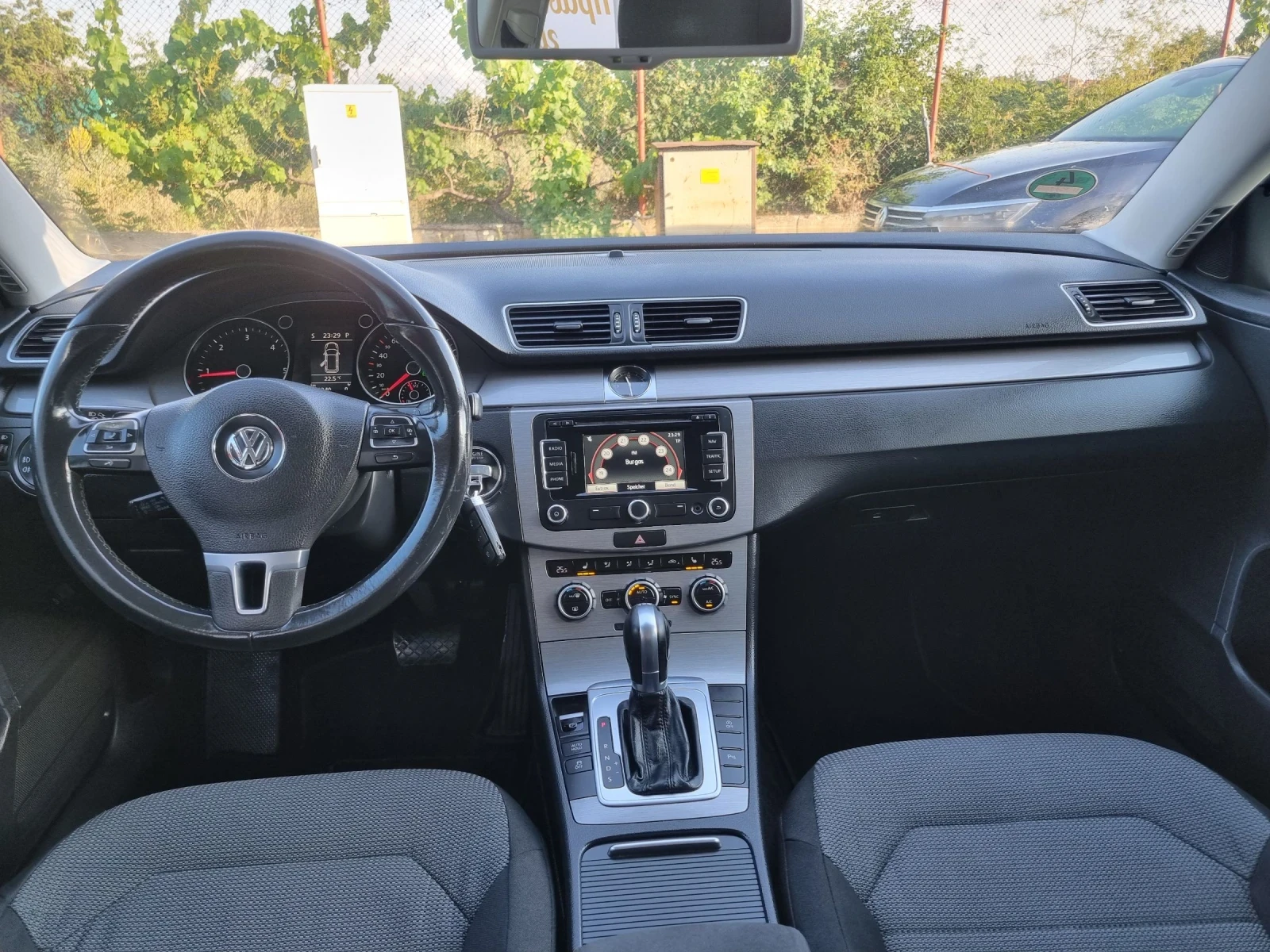 VW Passat 2.0tdi 140коня DSG Автоматик, снимка 9 - Автомобили и джипове - 55072662