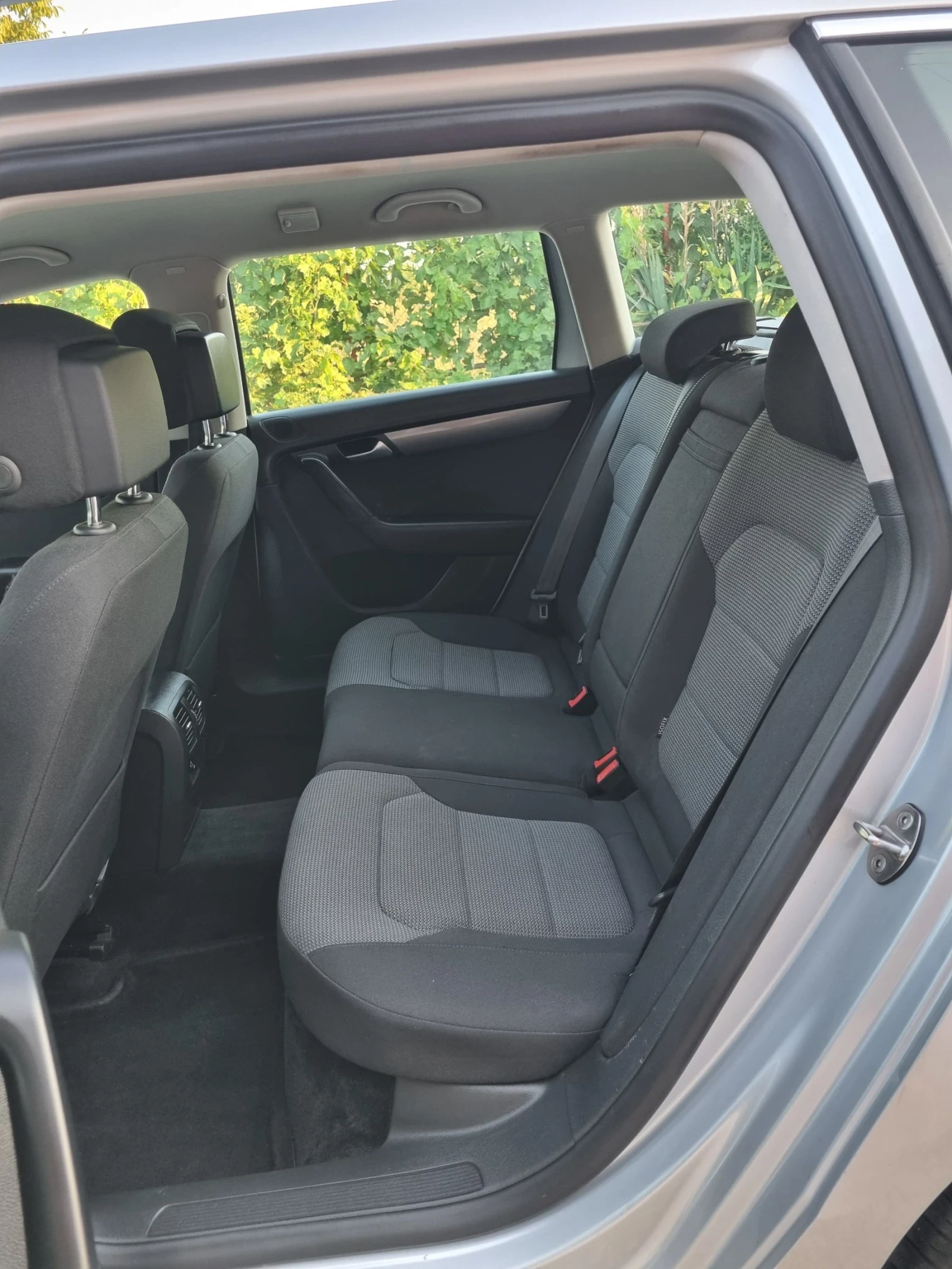 VW Passat 2.0tdi 140���� DSG ��������� | Mobile.bg � ����������� 12