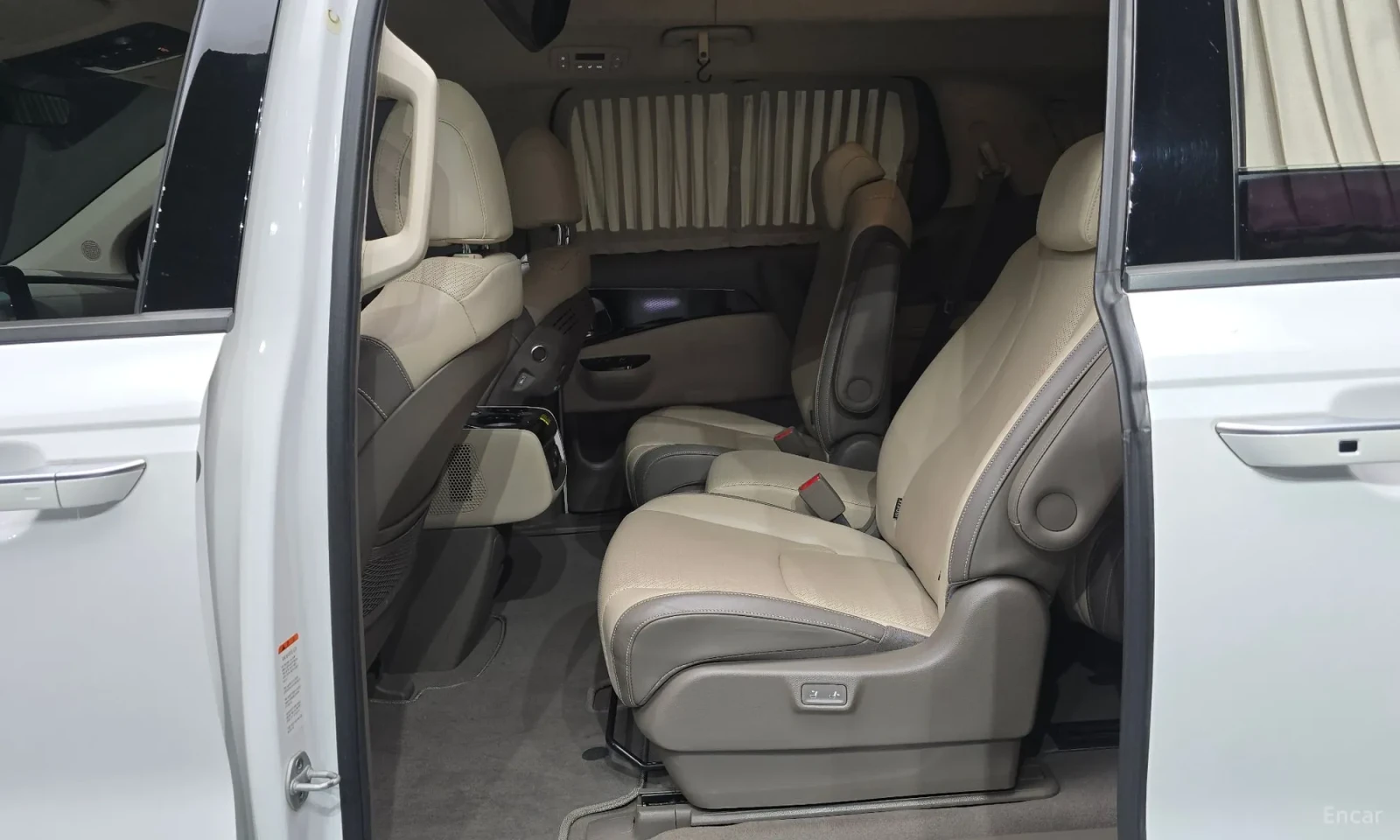 Kia Carnival LOUNGE* HIGH* UNIKAT* LOUNGE* LIMOUSINE* 9SEATER* , снимка 12 - Автомобили и джипове - 55171453