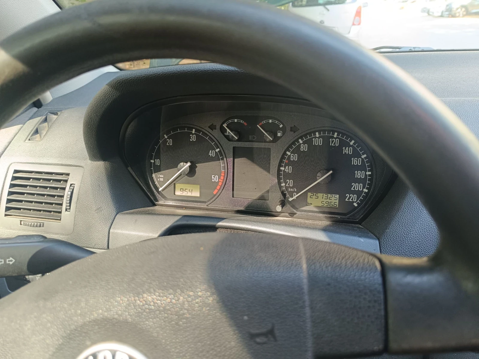 Skoda Fabia 1.9 SDI, снимка 16 - Автомобили и джипове - 55672539