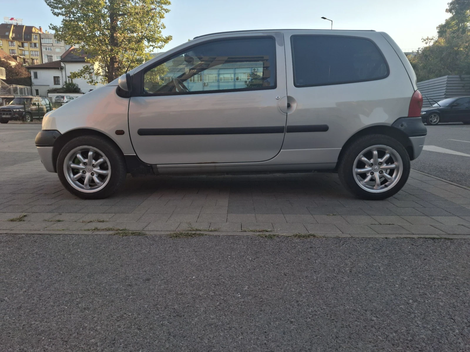 Renault Twingo 1.2 16v, снимка 3 - Автомобили и джипове - 55683121