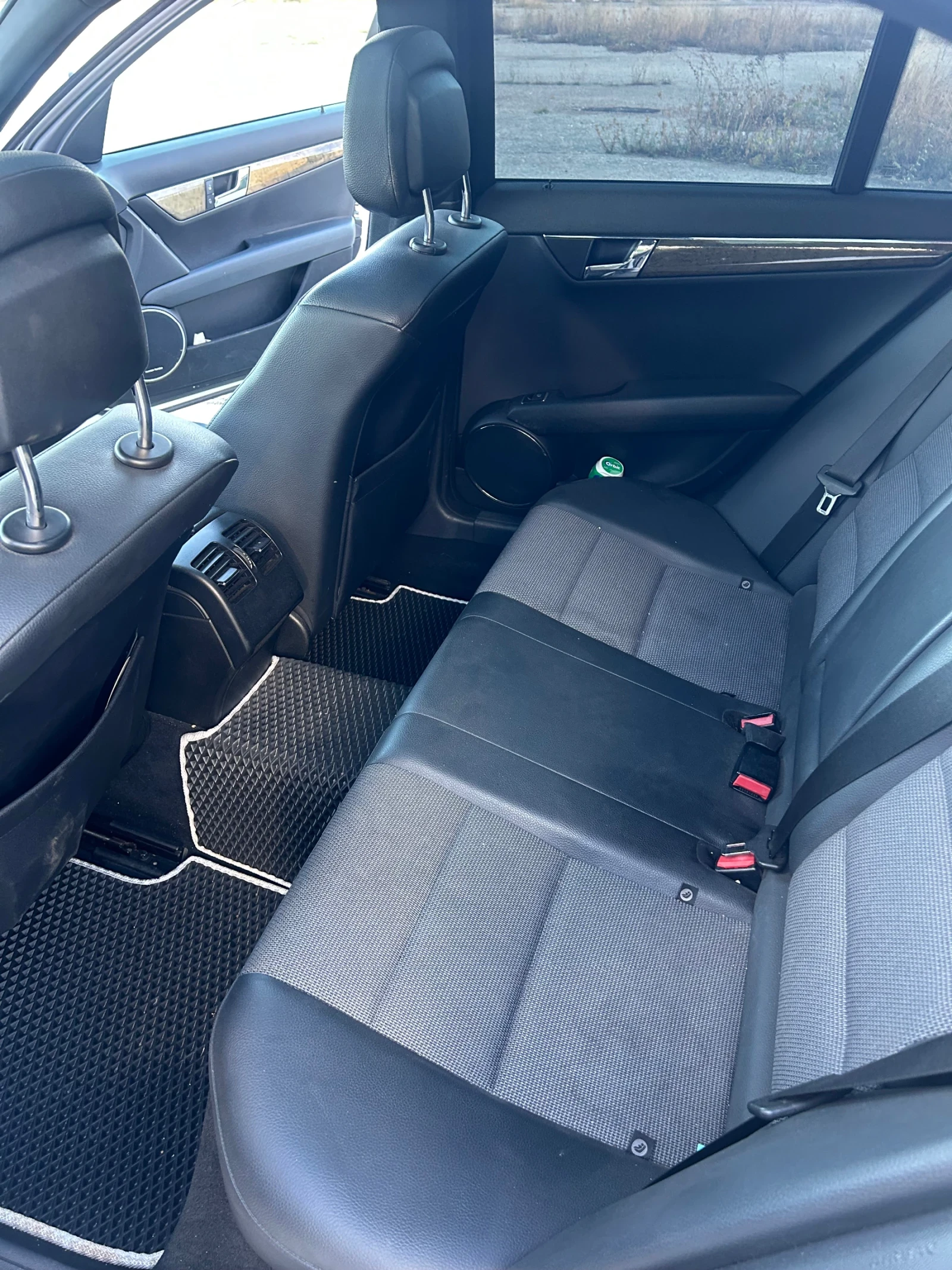 Mercedes-Benz C 320 AMG пакет, снимка 13 - Автомобили и джипове - 55878759