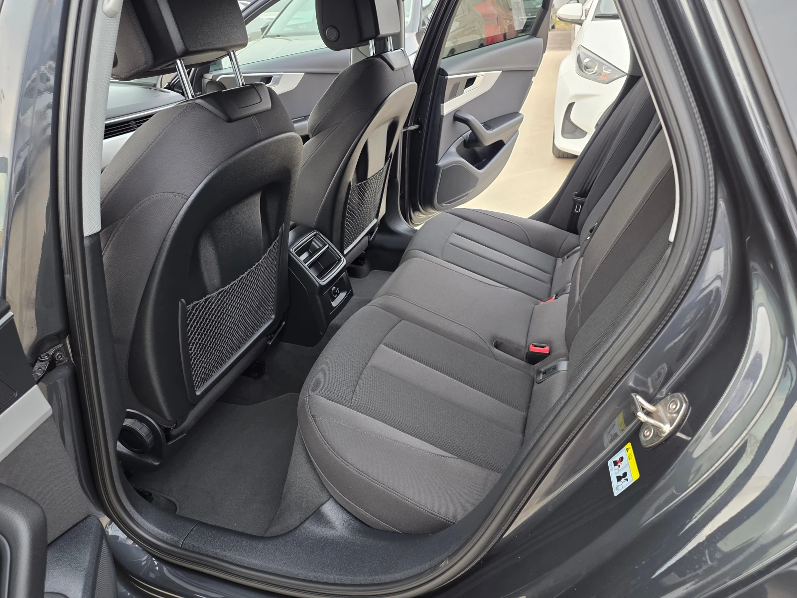 Audi A4 4Х4= 204кс= AT 7, снимка 12 - Автомобили и джипове - 55930774