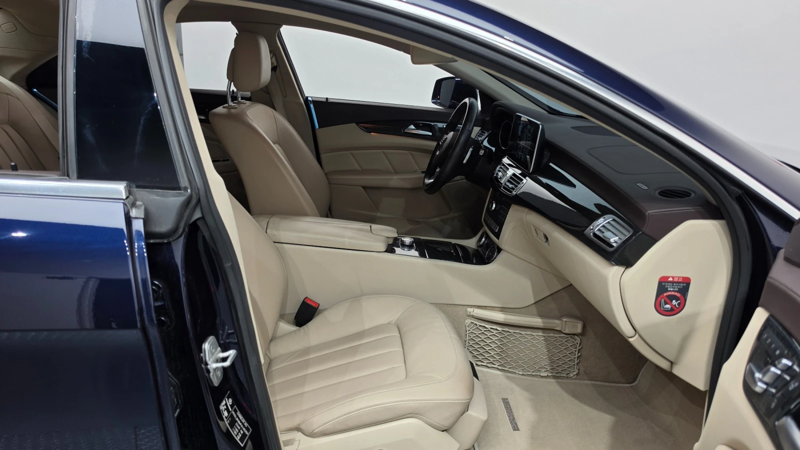 Mercedes-Benz CLS 250 2.1 4MATIC, Подгрев, 360-cam, снимка 9 - Автомобили и джипове - 56199010