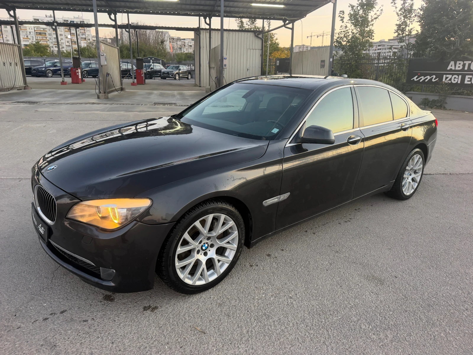 BMW 740 BMW-740-Avtomat2011-300kc-Dizel Top e, снимка 4 - Автомобили и джипове - 56321290