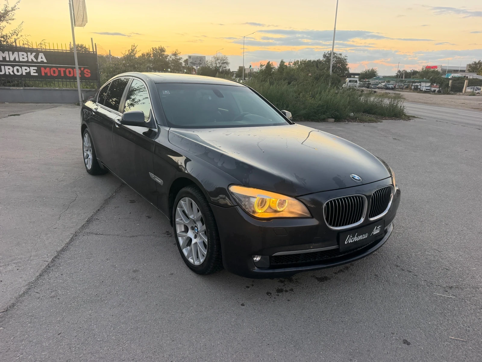 BMW 740 BMW-740-Avtomat2011-300kc-Dizel Top e, снимка 2 - Автомобили и джипове - 56321290