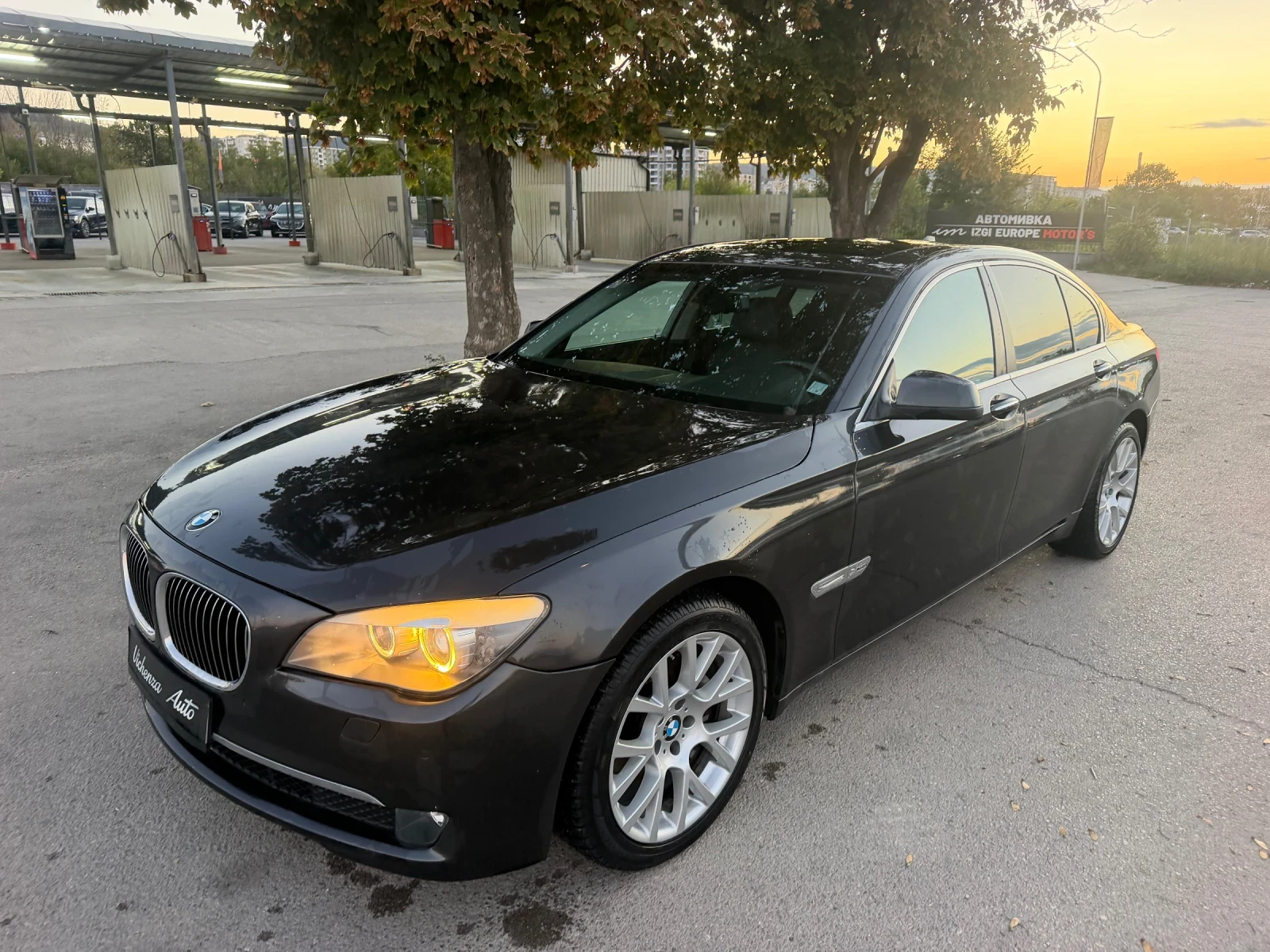 BMW 740 BMW-740-Avtomat2011-300kc-Dizel Top e, снимка 7 - Автомобили и джипове - 56321290