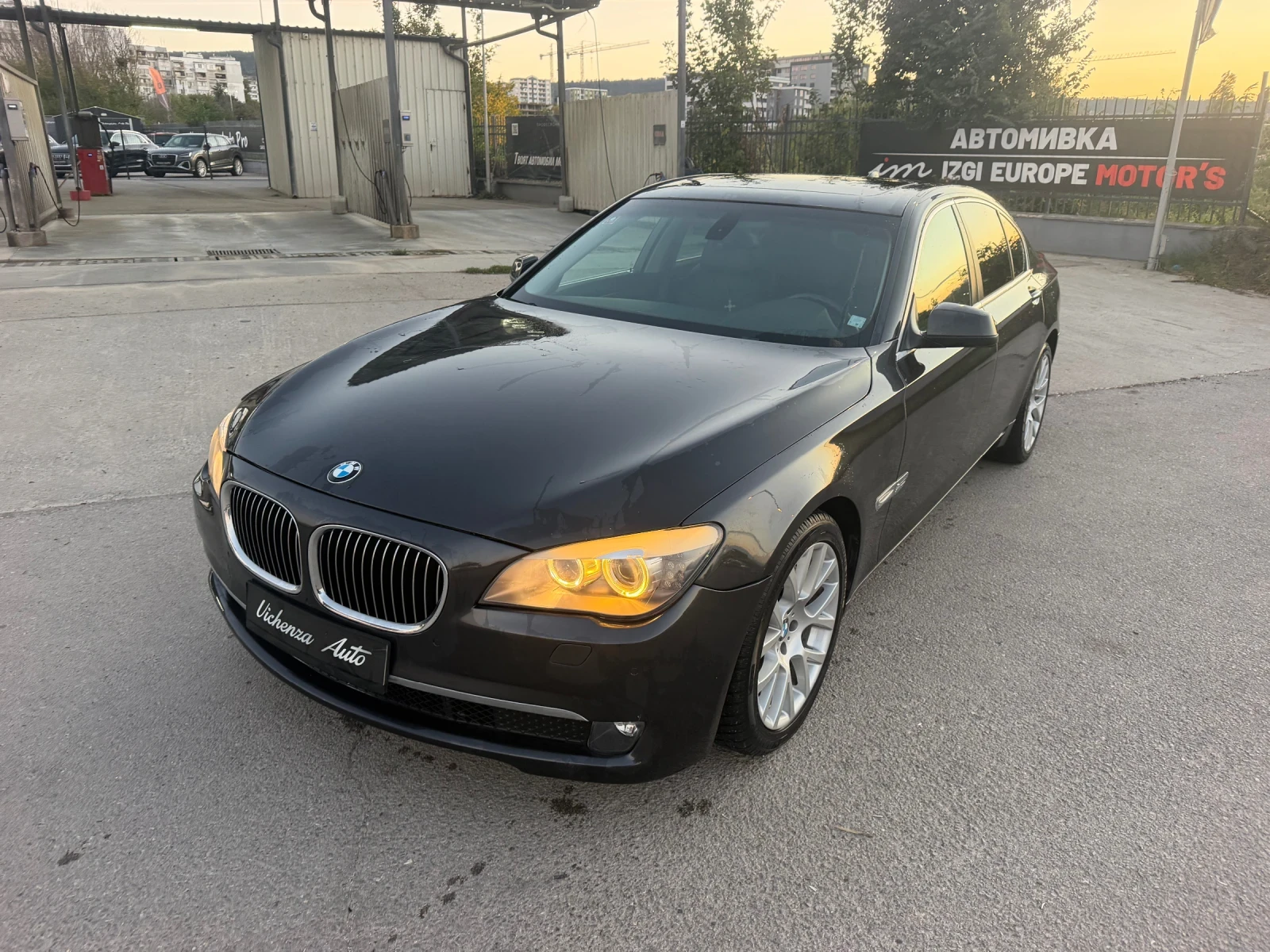BMW 740 BMW-740-Avtomat2011-300kc-Dizel Top e, снимка 3 - Автомобили и джипове - 56321290