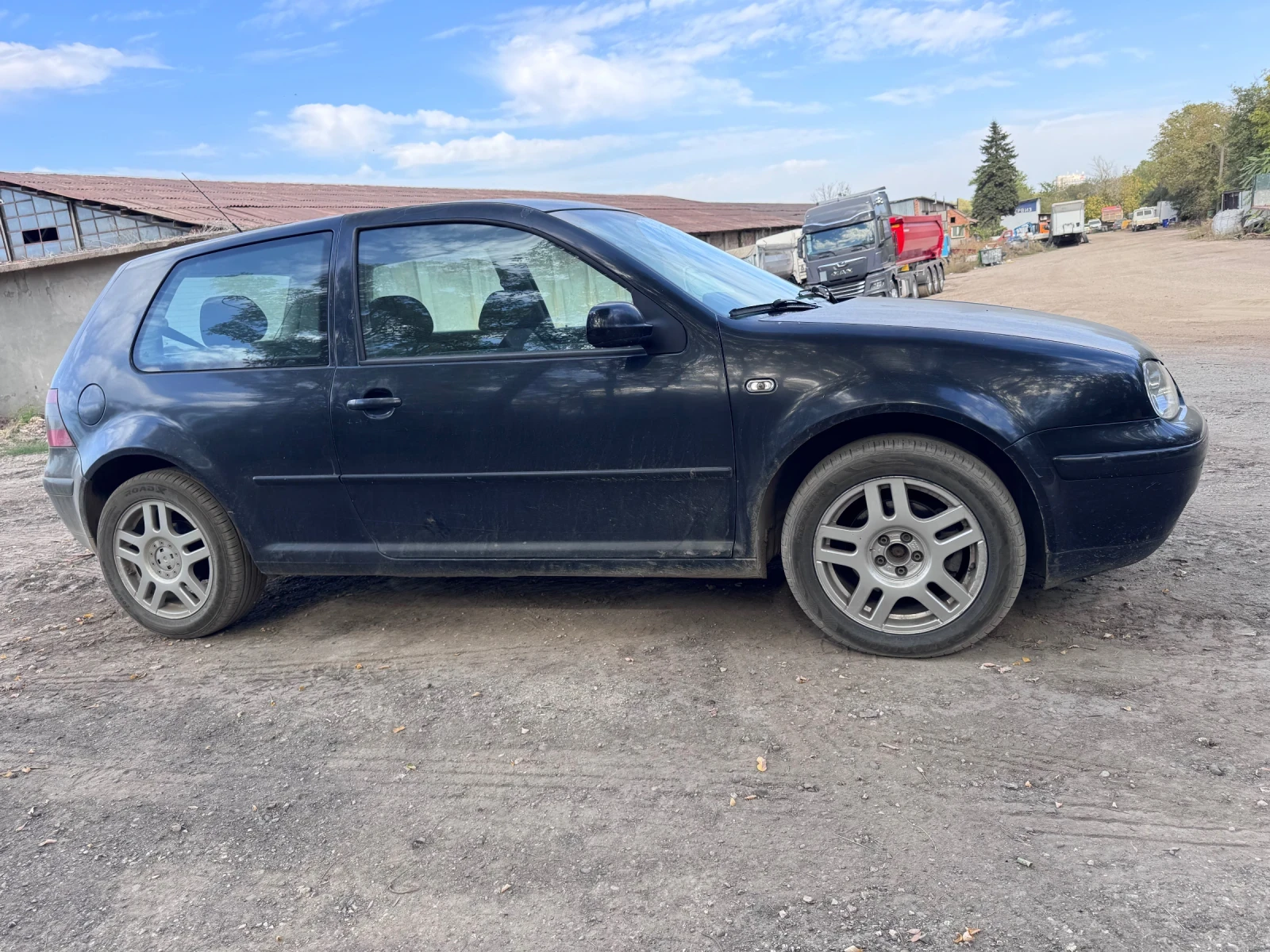 VW Golf 1.9 tdi, снимка 3 - Автомобили и джипове - 56373290