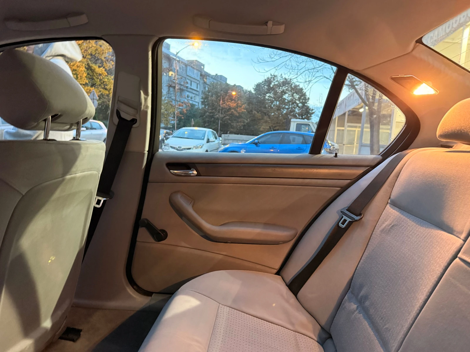 BMW 318, снимка 7 - Автомобили и джипове - 56749530