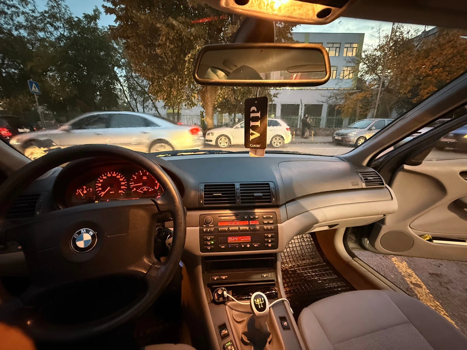 BMW 318, снимка 10 - Автомобили и джипове - 56749530