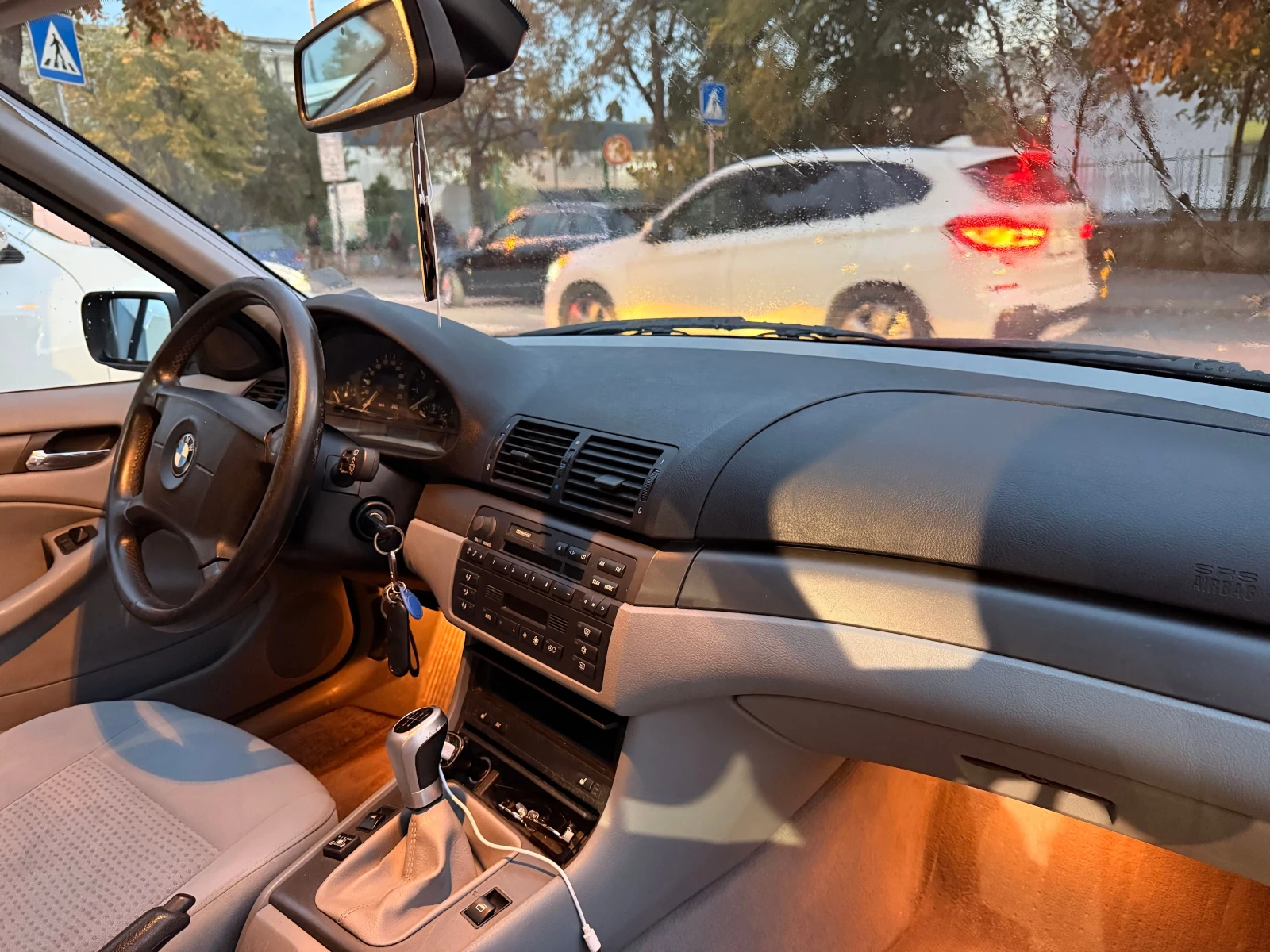 BMW 318, снимка 9 - Автомобили и джипове - 56749530