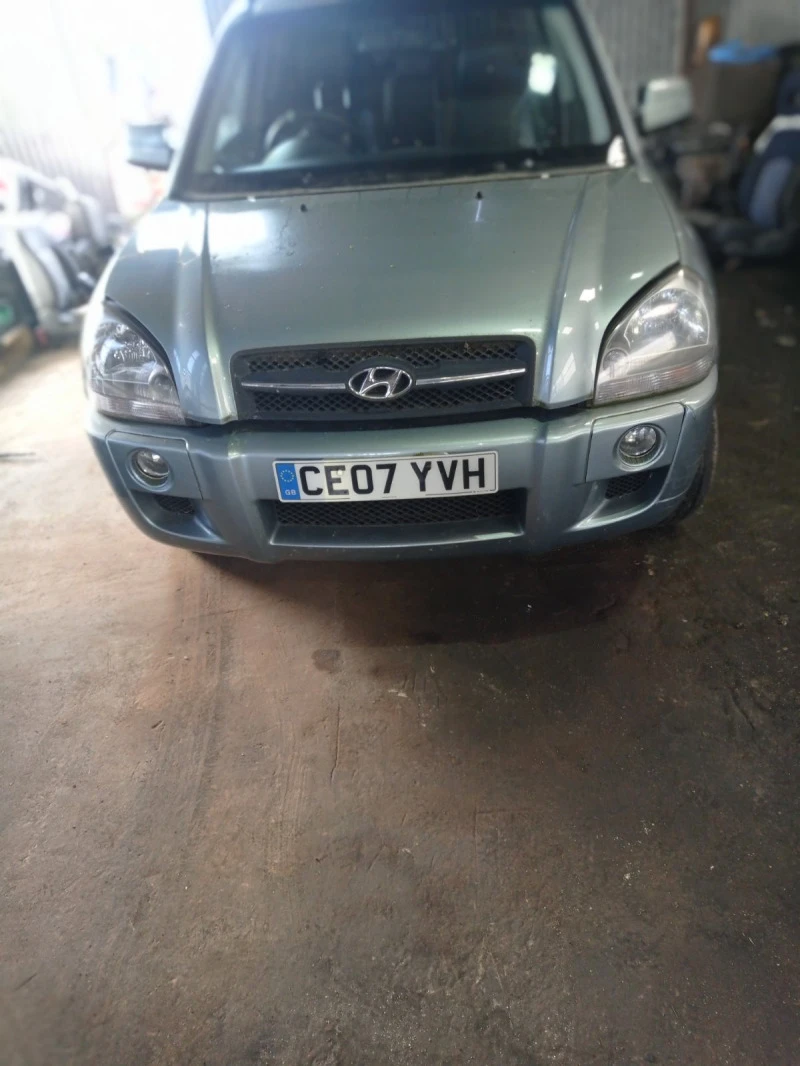 Hyundai Tucson 2.0 CRDI 140ks, снимка 1 - Автомобили и джипове - 40693125