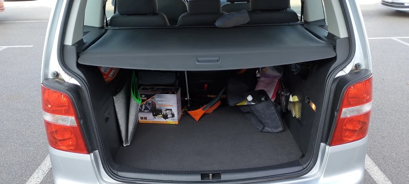 VW Touran fsi, снимка 7 - Автомобили и джипове - 53115322