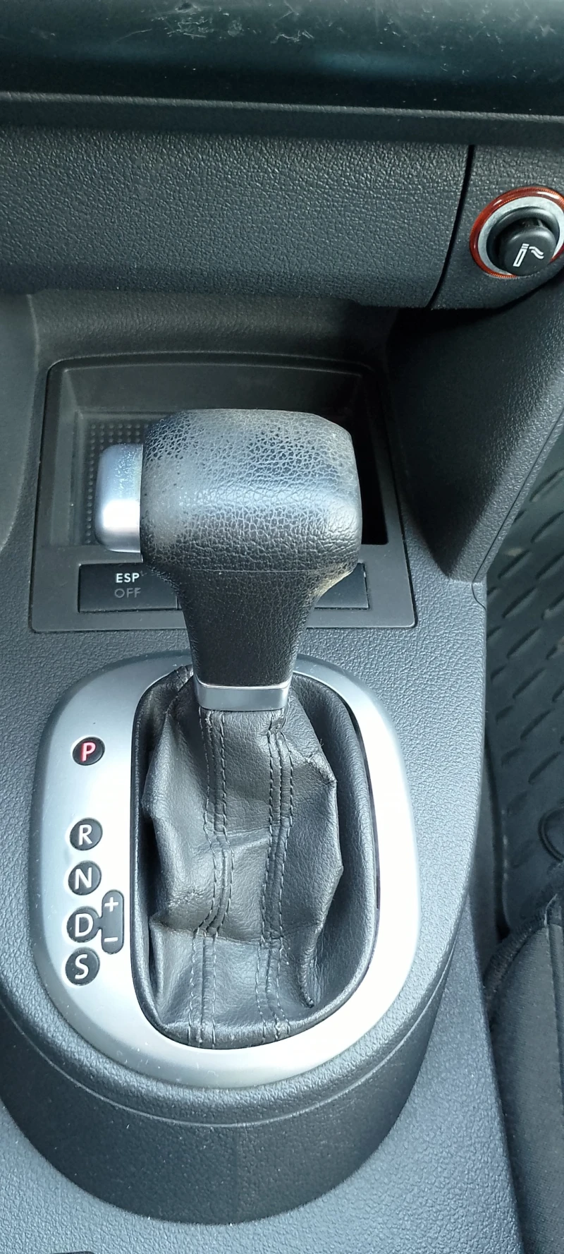 VW Touran fsi, снимка 10 - Автомобили и джипове - 53115322