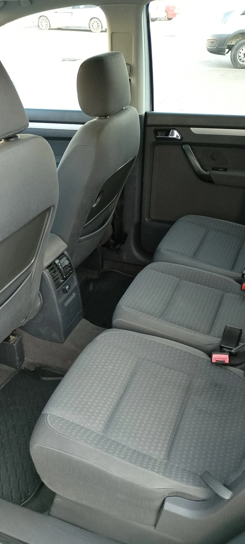 VW Touran fsi, снимка 6 - Автомобили и джипове - 53115322