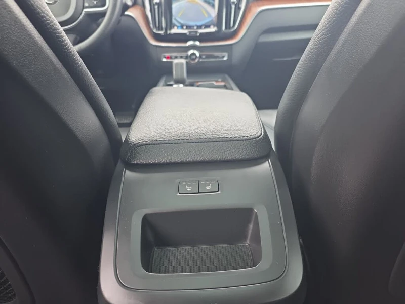 Volvo XC60 XC60 B5 Momentum AWD / 2022 / 247 к.с. / 65 000 км, снимка 14 - Автомобили и джипове - 53415914