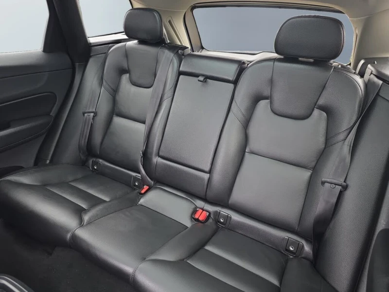 Volvo XC60 XC60 B5 Momentum AWD / 2022 / 247 к.с. / 65 000 км, снимка 15 - Автомобили и джипове - 53415914