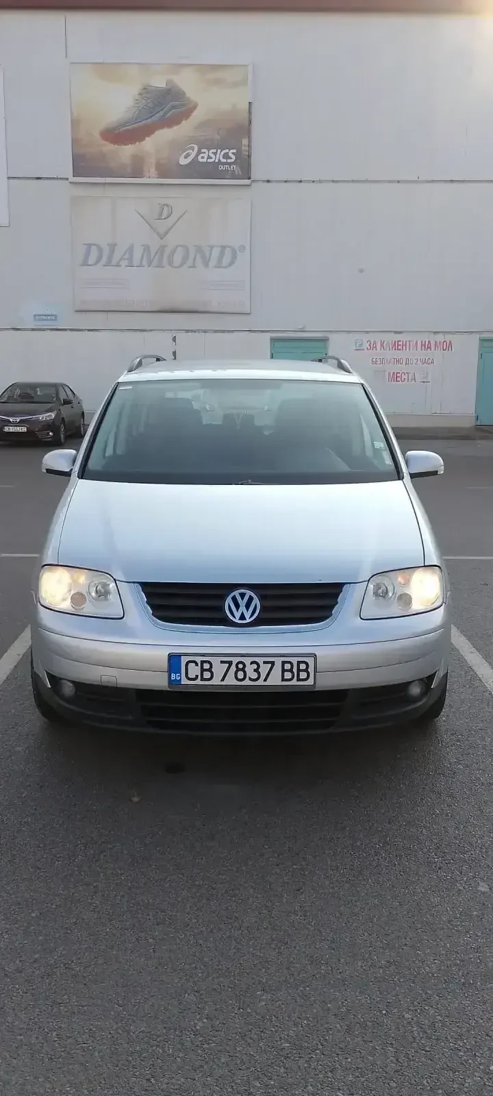 VW Touran fsi, снимка 11 - Автомобили и джипове - 53115322