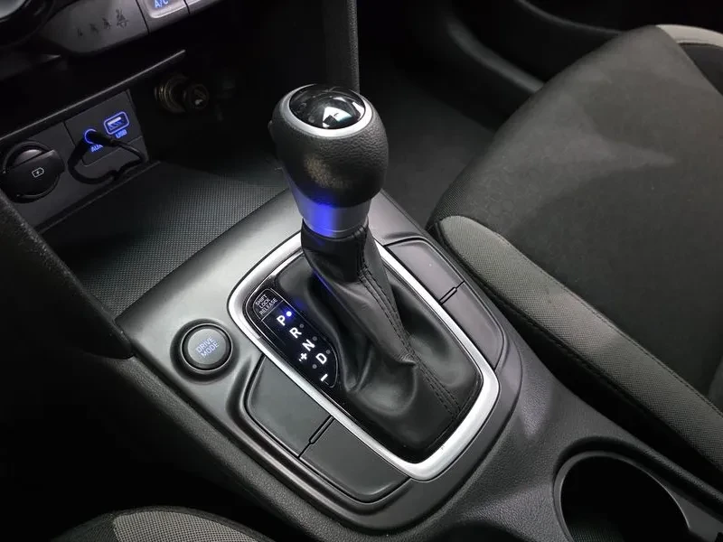 Hyundai Kona 1.6 Turbo 2Wd Smart, снимка 9 - Автомобили и джипове - 56207630