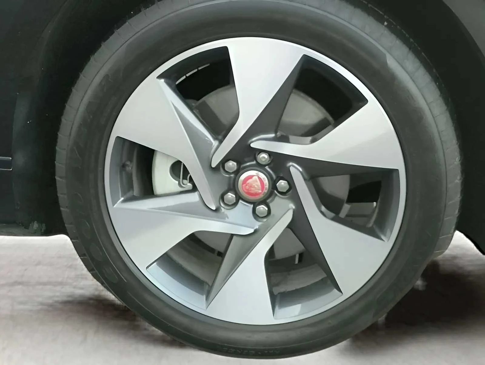 Jaguar I-Pace 90 kWh - изображение 9