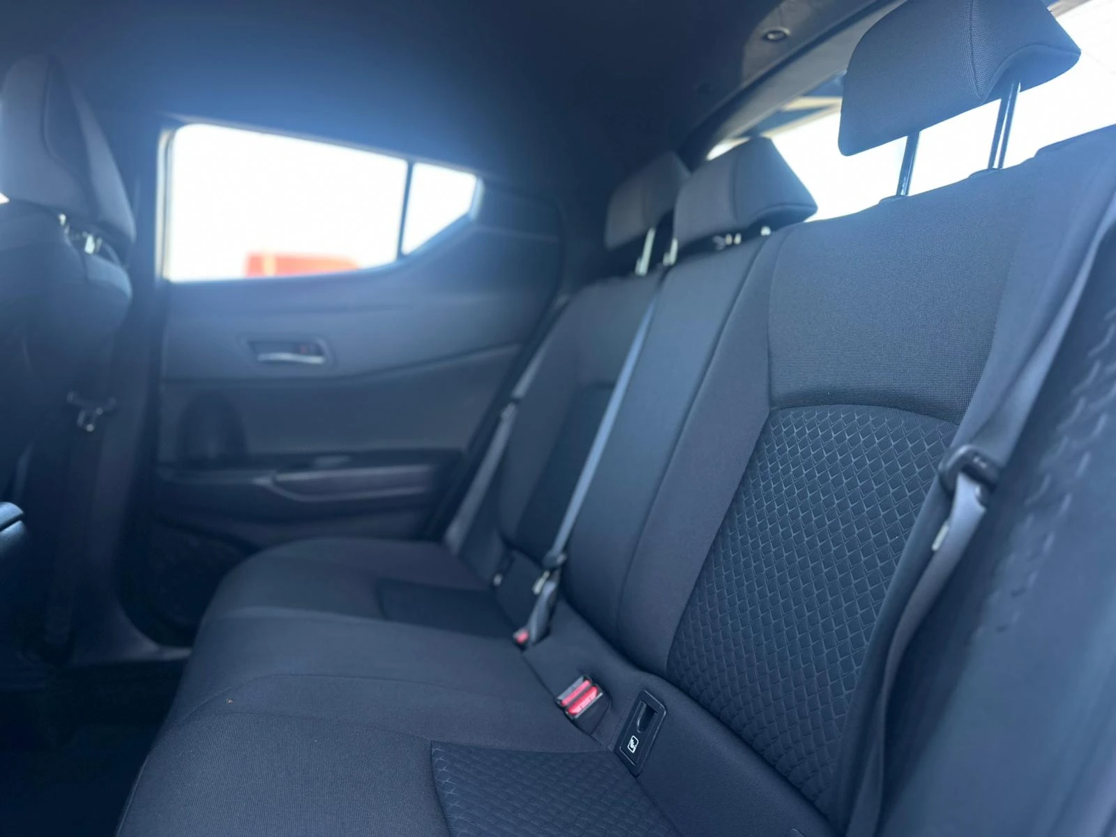 Toyota C-HR / 1.8 HYBRID / FACELIFT / ГАРАНЦИЯ / TOP /, снимка 11 - Автомобили и джипове - 53996684