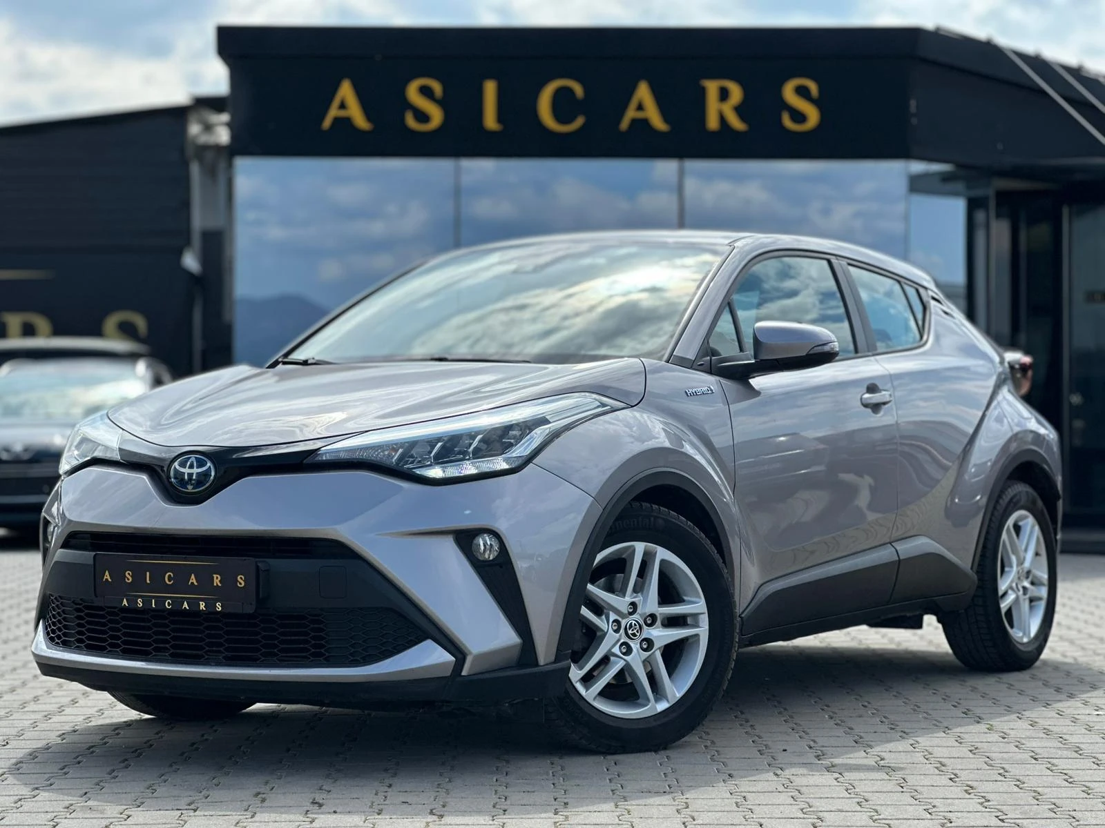 Toyota C-HR / 1.8 HYBRID / FACELIFT / ГАРАНЦИЯ / TOP /