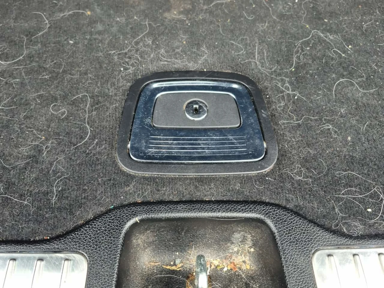 Mercedes-Benz GLC 300 * ДИСТРОНИК* ПОДГРЕВ* ПАНОРАМА* , снимка 14 - Автомобили и джипове - 54034428