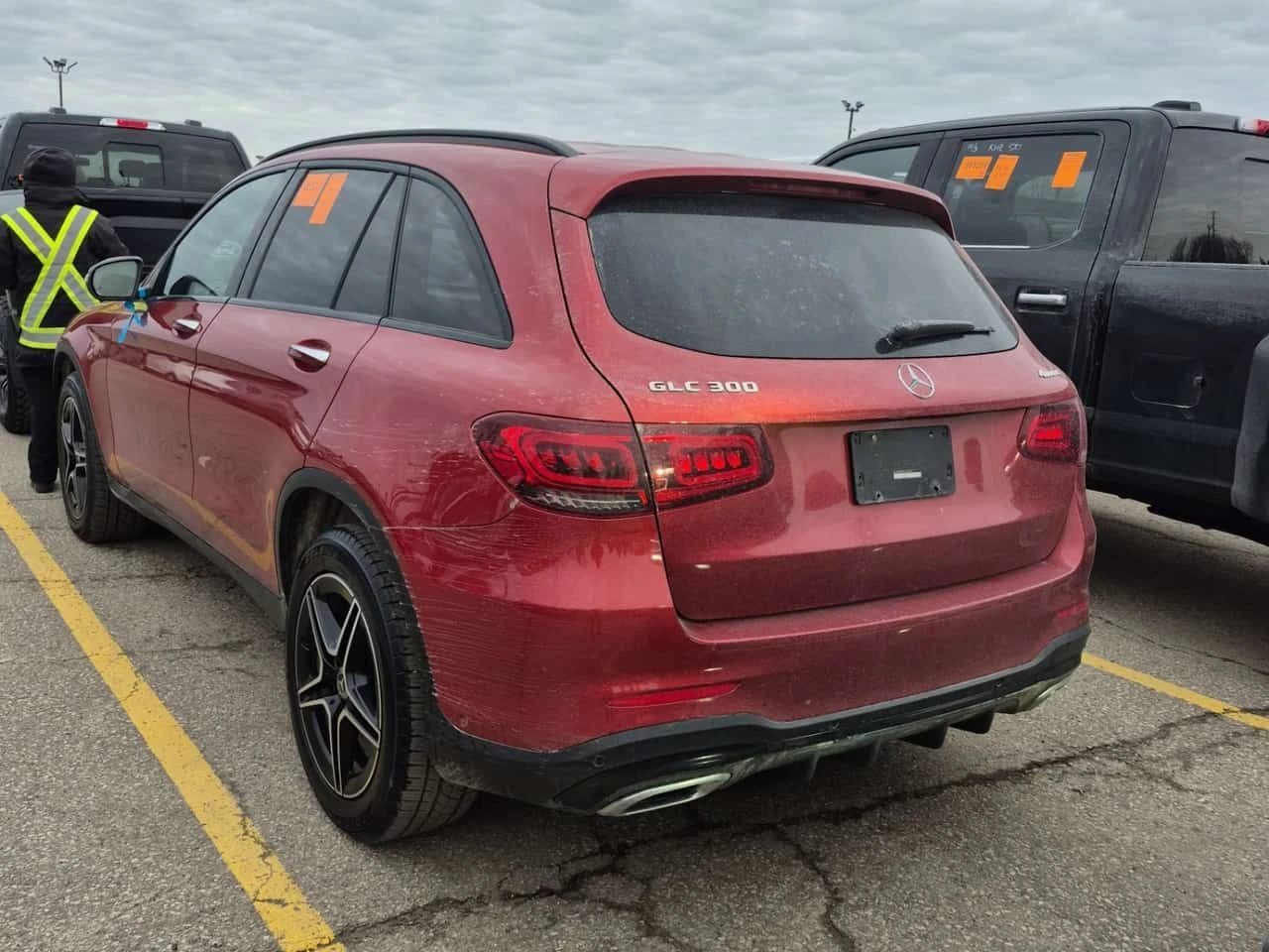 Mercedes-Benz GLC 300 * ДИСТРОНИК* ПОДГРЕВ* ПАНОРАМА* , снимка 4 - Автомобили и джипове - 54034428