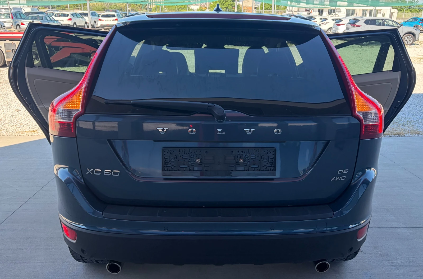 Volvo XC60 D5 AWD, снимка 5 - Автомобили и джипове - 54590046