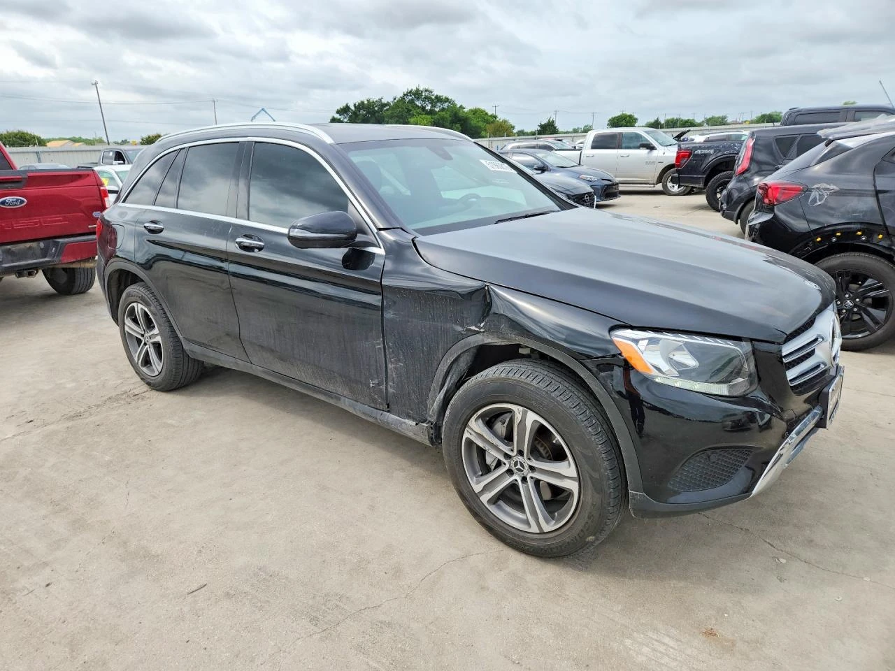 Mercedes-Benz GLC 300 2.0l, снимка 4 - Автомобили и джипове - 55465528