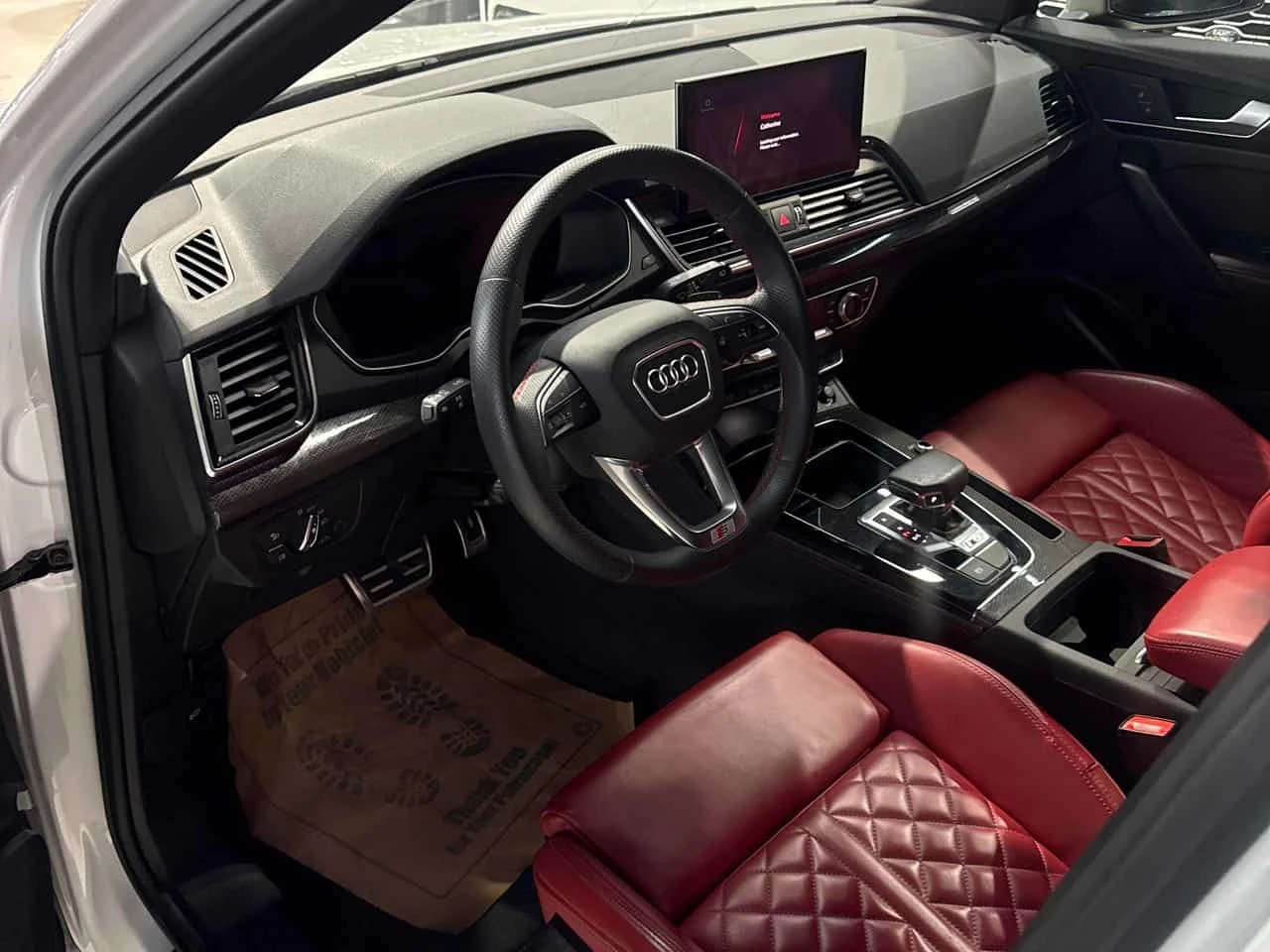 Audi SQ5 Progressiv | CARFAX | АВТОКРЕДИТ БЕЗ ПЪРВОНАЧАЛНА, снимка 7 - Автомобили и джипове - 55649210