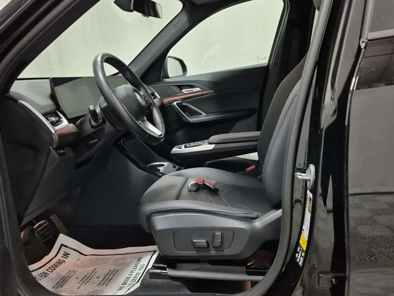BMW X1 XDRIVE28I| PANO| ПОДГРЕВИ| АМБИЕНТ| 2 КЛЮЧА| , снимка 5 - Автомобили и джипове - 56196370