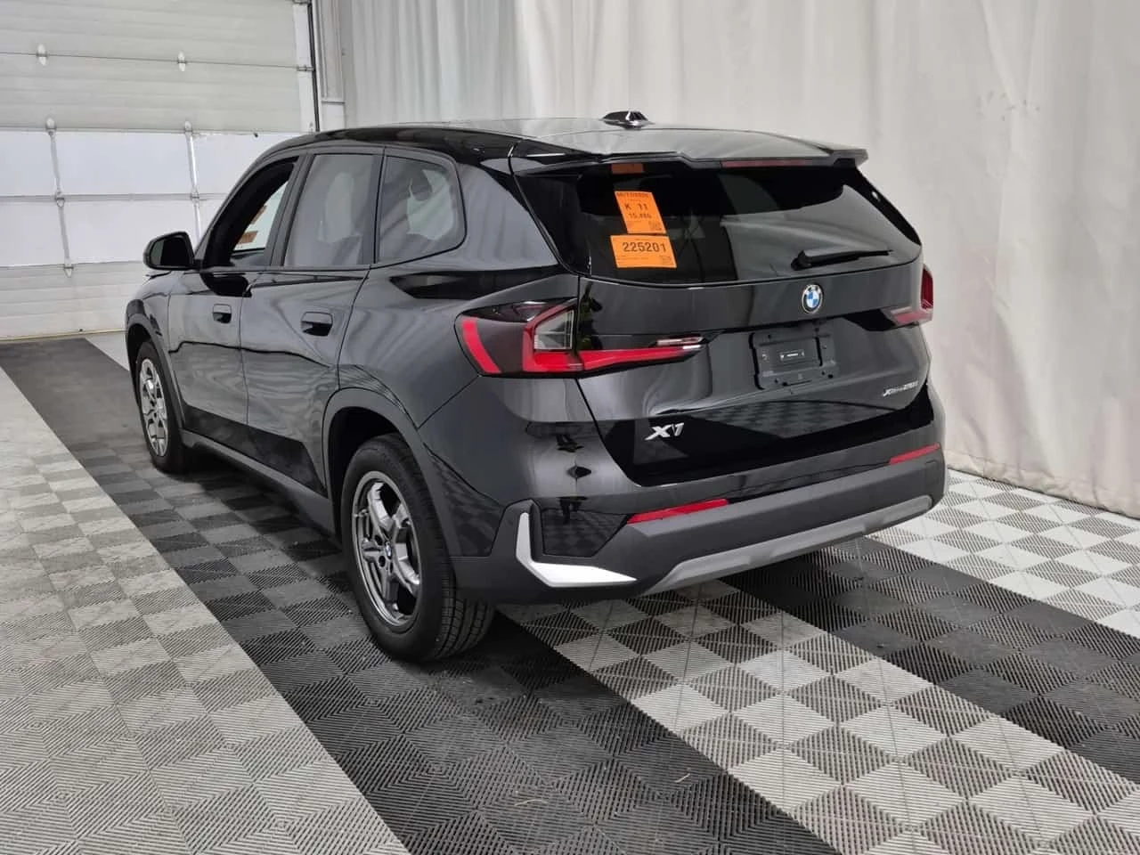 BMW X1 XDRIVE28I| PANO| ПОДГРЕВИ| АМБИЕНТ| 2 КЛЮЧА| , снимка 4 - Автомобили и джипове - 56196370