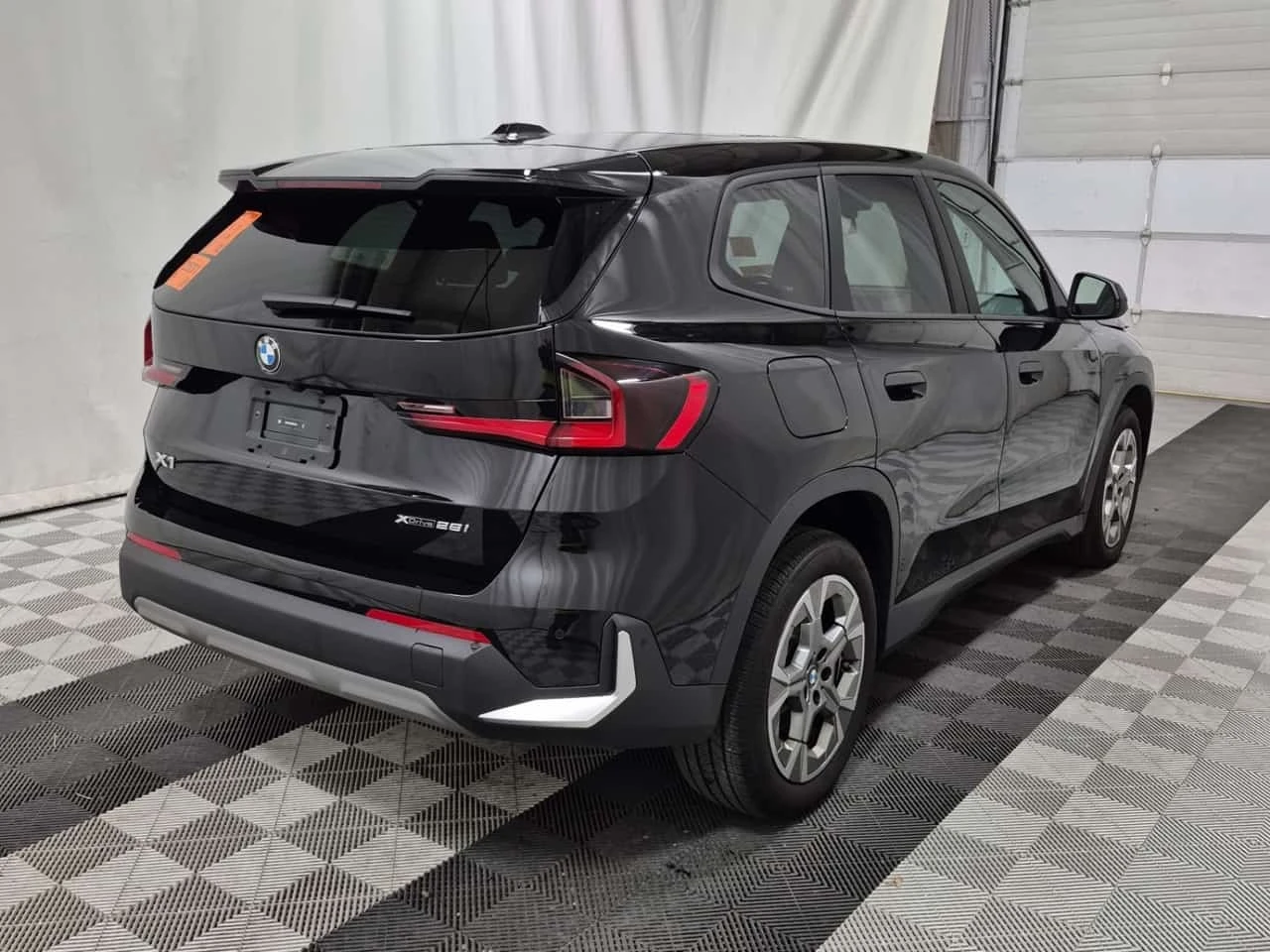 BMW X1 XDRIVE28I| PANO| ПОДГРЕВИ| АМБИЕНТ| 2 КЛЮЧА| , снимка 3 - Автомобили и джипове - 56196370