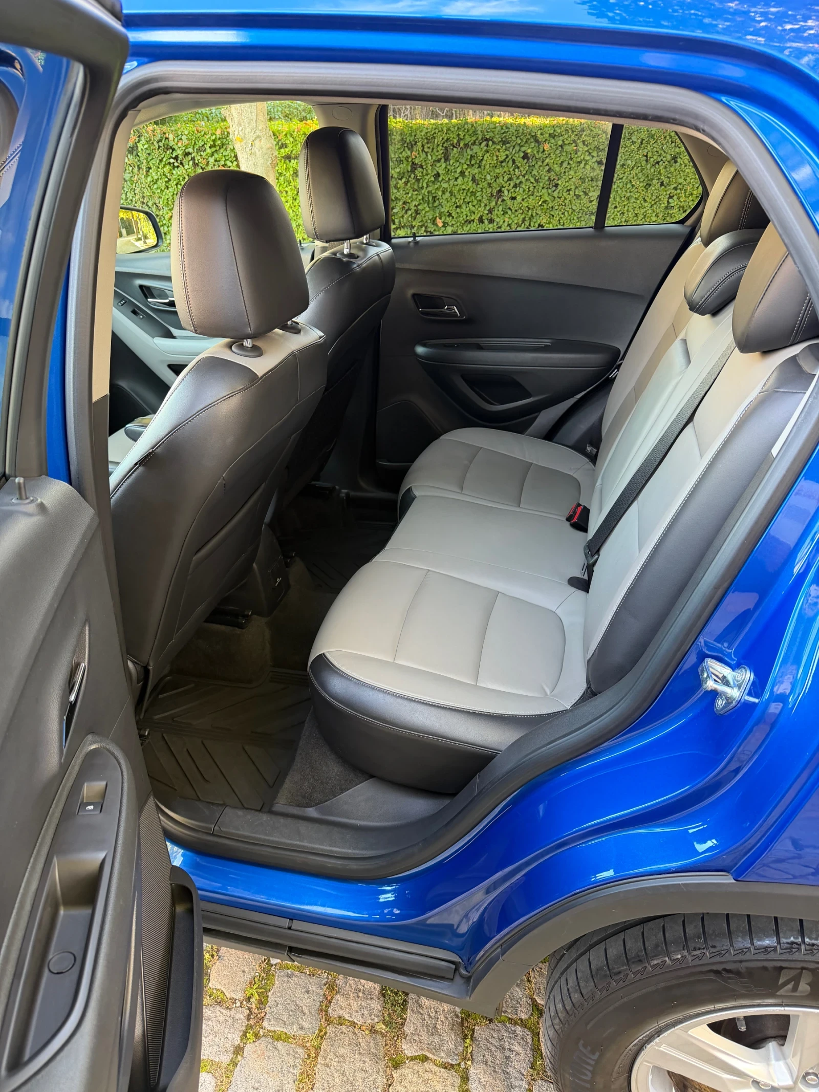 Chevrolet Trax 1.4T AWD, снимка 8 - Автомобили и джипове - 56599440