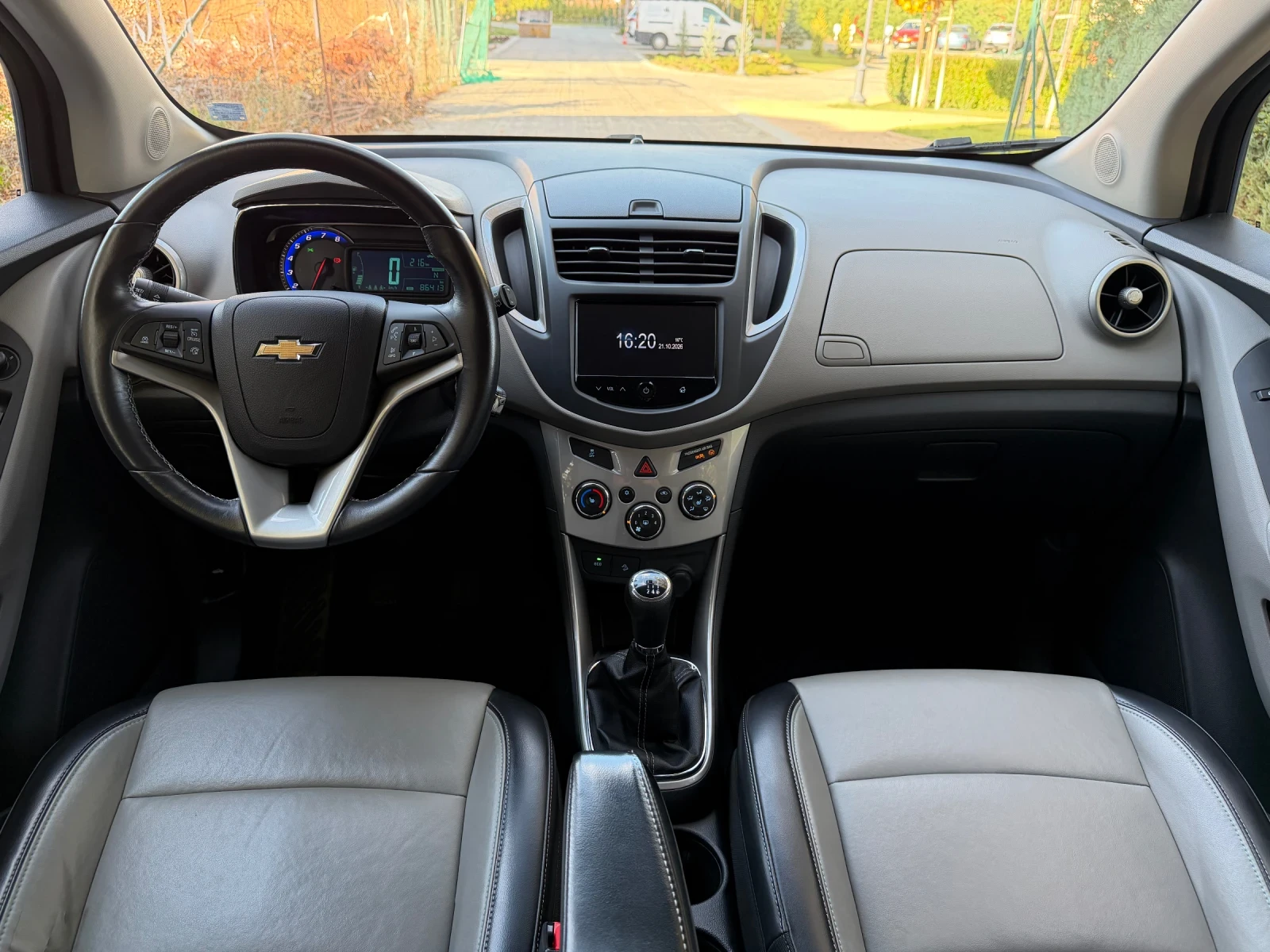 Chevrolet Trax 1.4T AWD, снимка 9 - Автомобили и джипове - 56599440