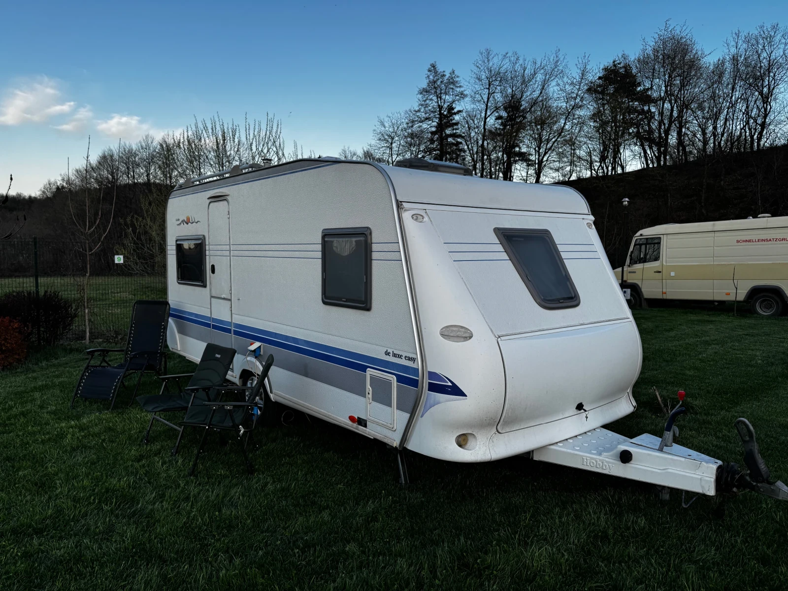 Каравана Hobby de luxe easy 400, снимка 5 - Каравани и кемпери - 54963345